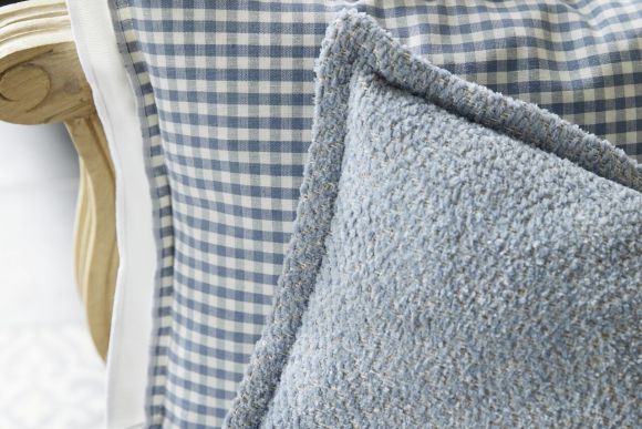 Bild zu Thermostoffe für Kissen – Wärme & Komfort im Detail von RAMM Raumausstattung Frankfurt