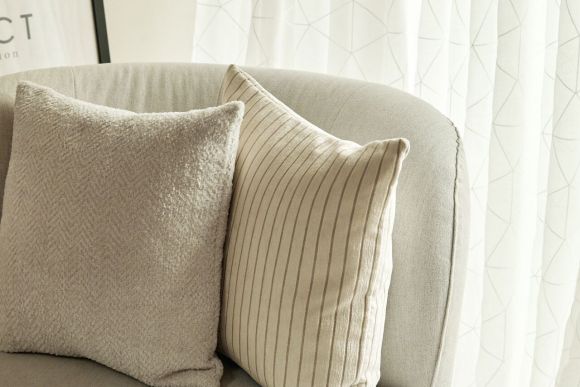 Bild zu Thermostoffe für Kissen – Wärme & Komfort im Detail von RAMM Raumausstattung Frankfurt